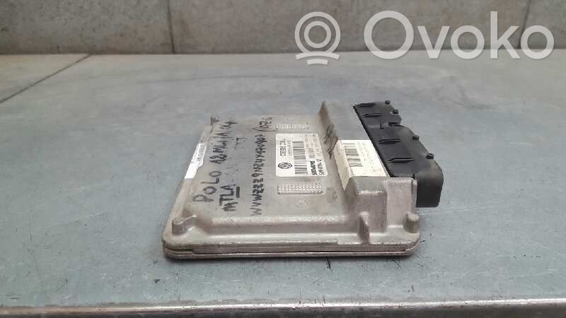 Unidad de control/módulo del motor   03E906033L