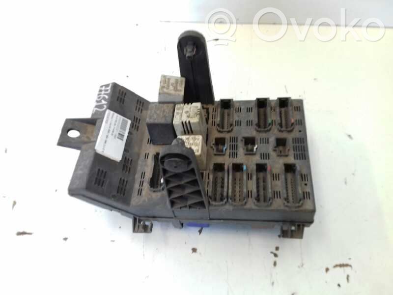 Renault Laguna I Fuse module 