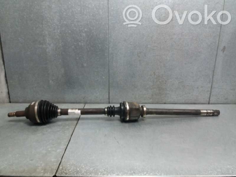 Etuvetoakseli   8200436849