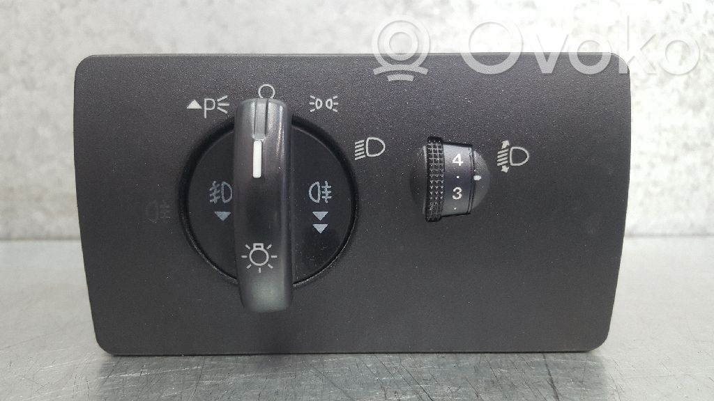 Comutator lumini   1S7T13A024BB