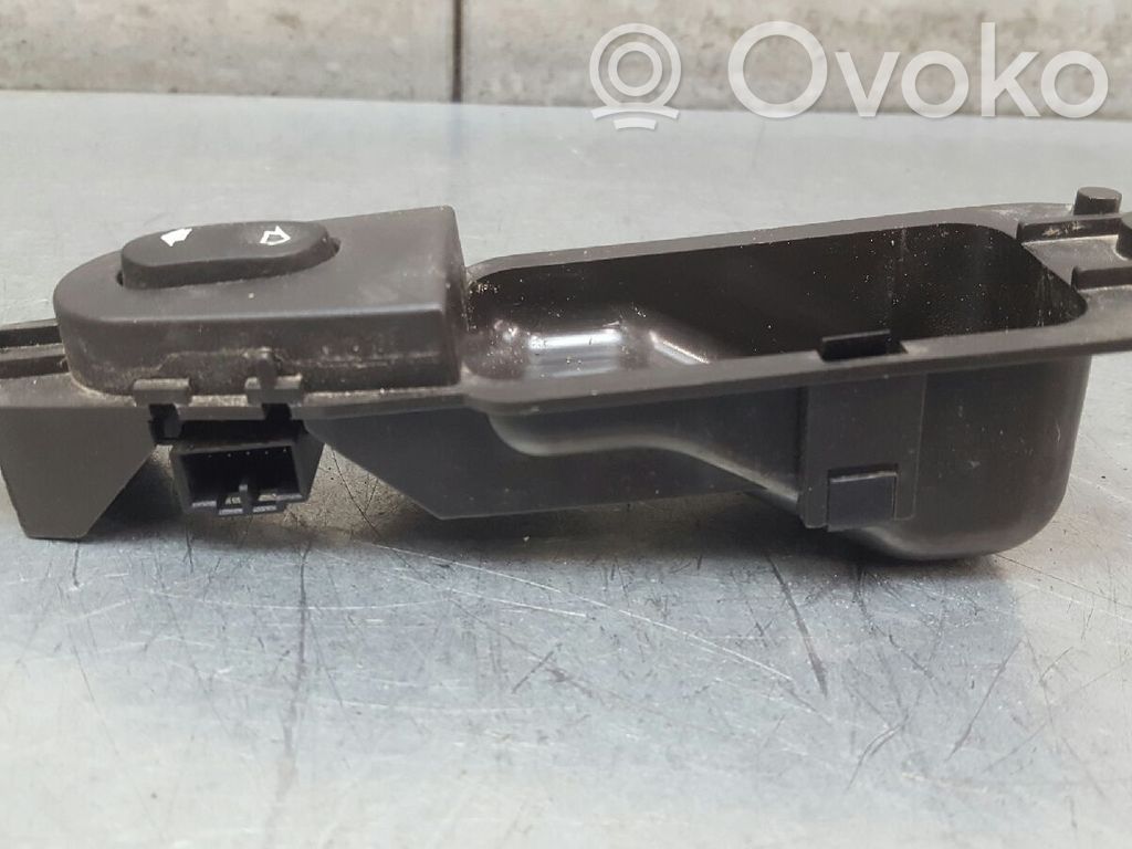 Electric window control switch   03032003
