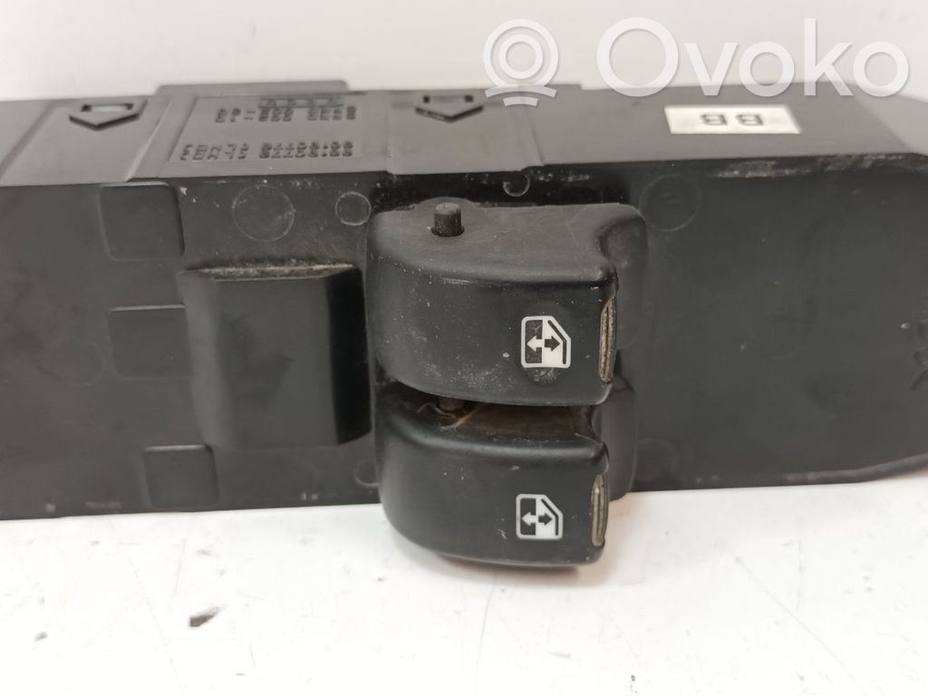 Chevrolet Tacuma Electric window control switch 