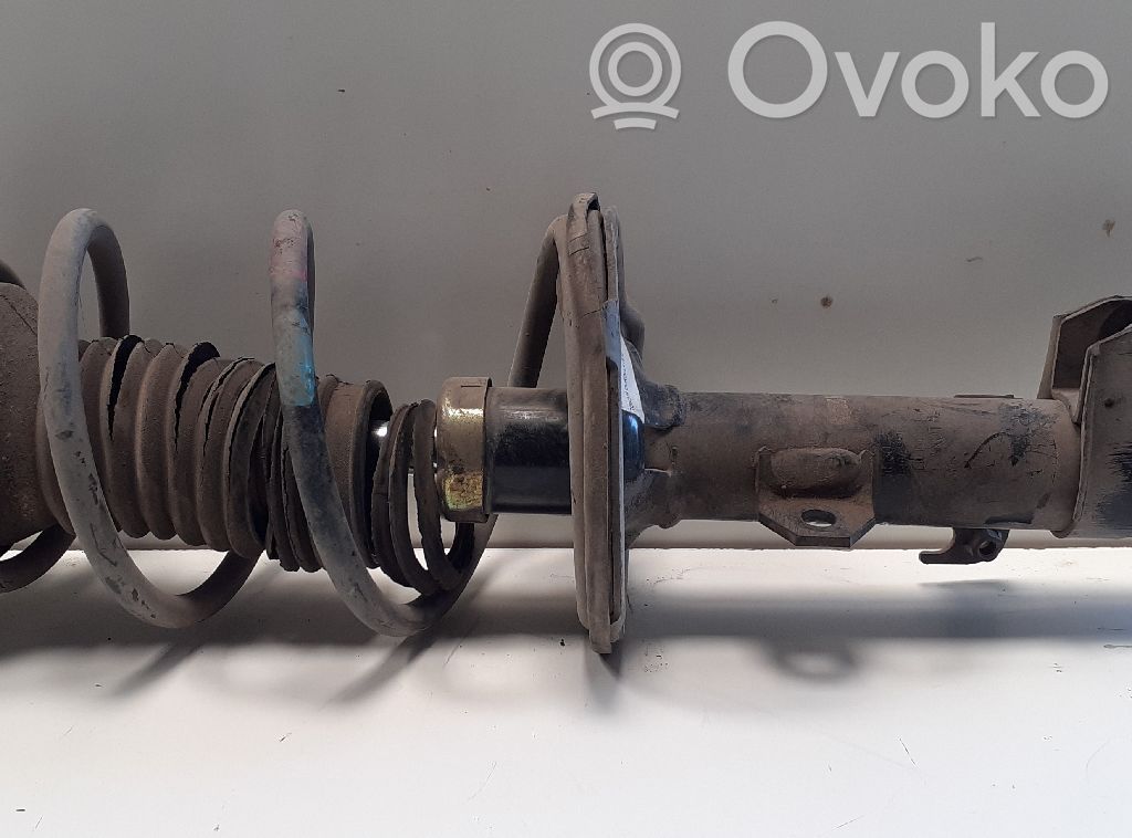 Toyota Corolla E120 E130 Priekšpusē amortizators 