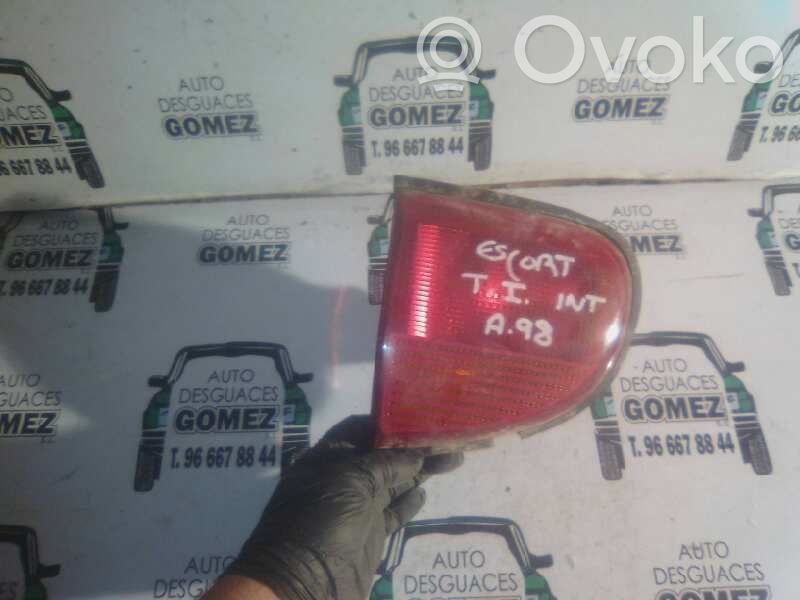 Ford Escort Takaluukun takavalot 
