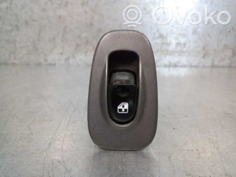 Hyundai Accent Interruptor del elevalunas eléctrico 