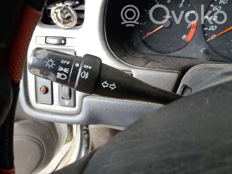 Nissan Primera Interruptor de luz 