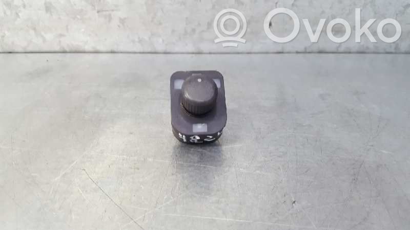Seat Leon (1P) Wing mirror switch 
