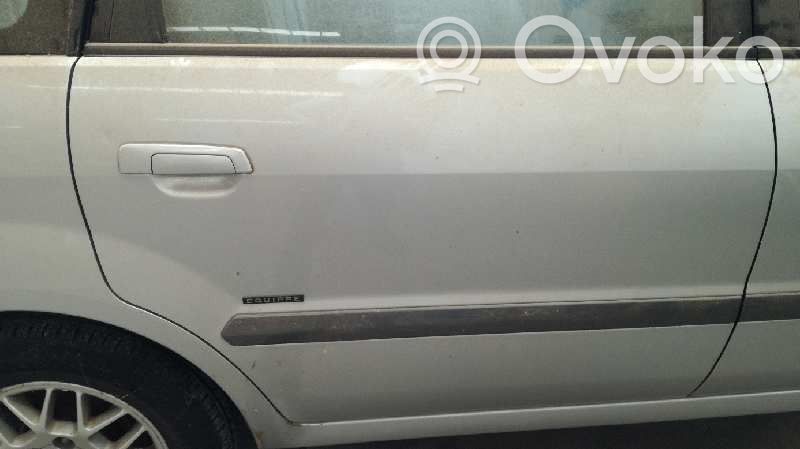 Mitsubishi Space Wagon Puerta trasera 