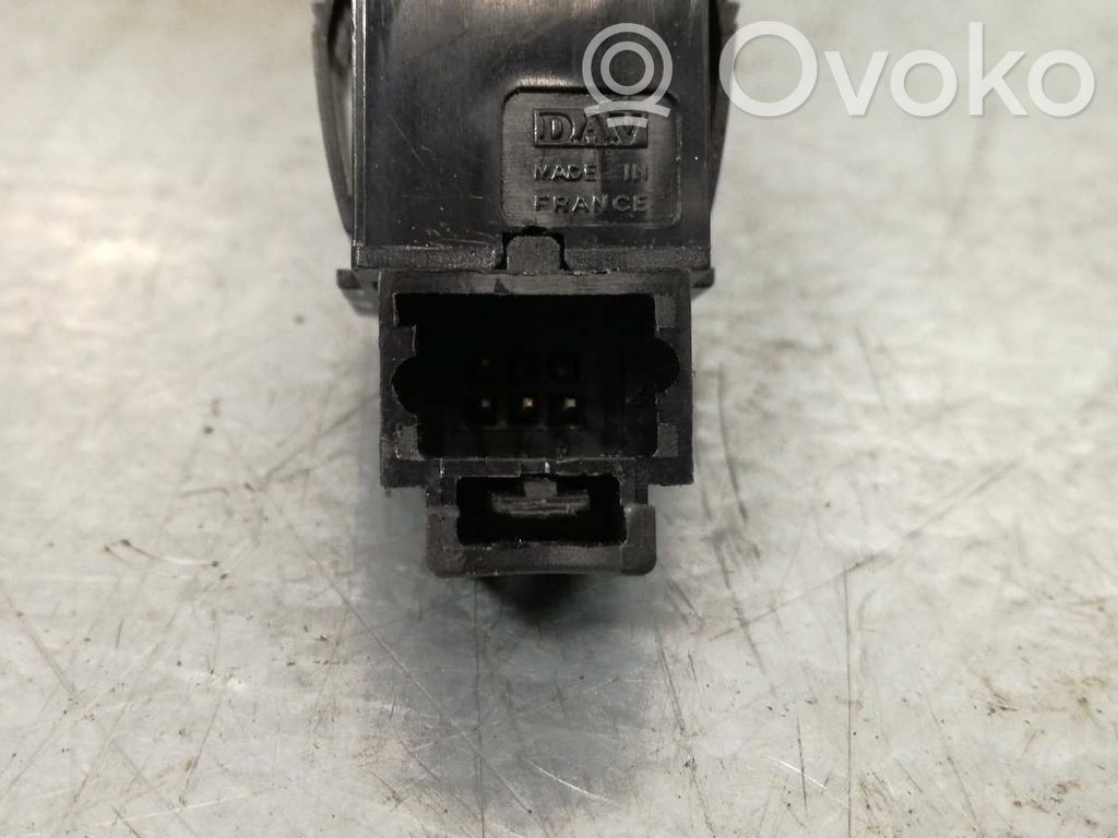 Interrupteur commade lève-vitre   655471