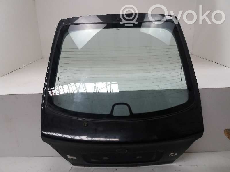 Toyota Avensis T220 Tylna klapa bagażnika 