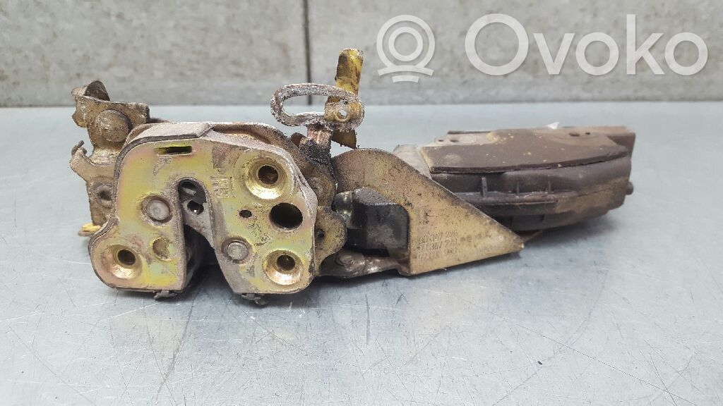 Opel Calibra Priekšpusē slēdzene 