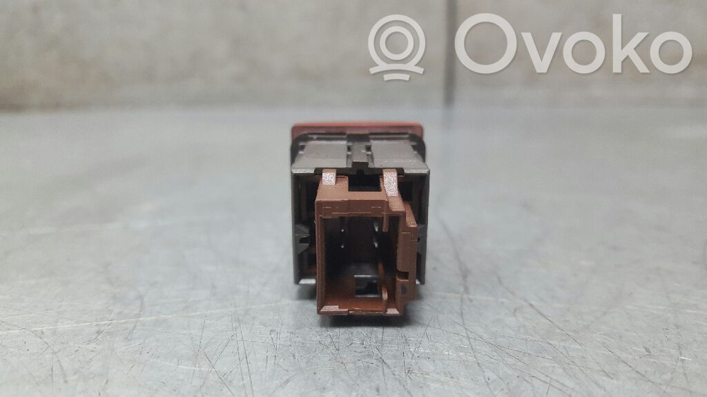Botón interruptor de luz de peligro