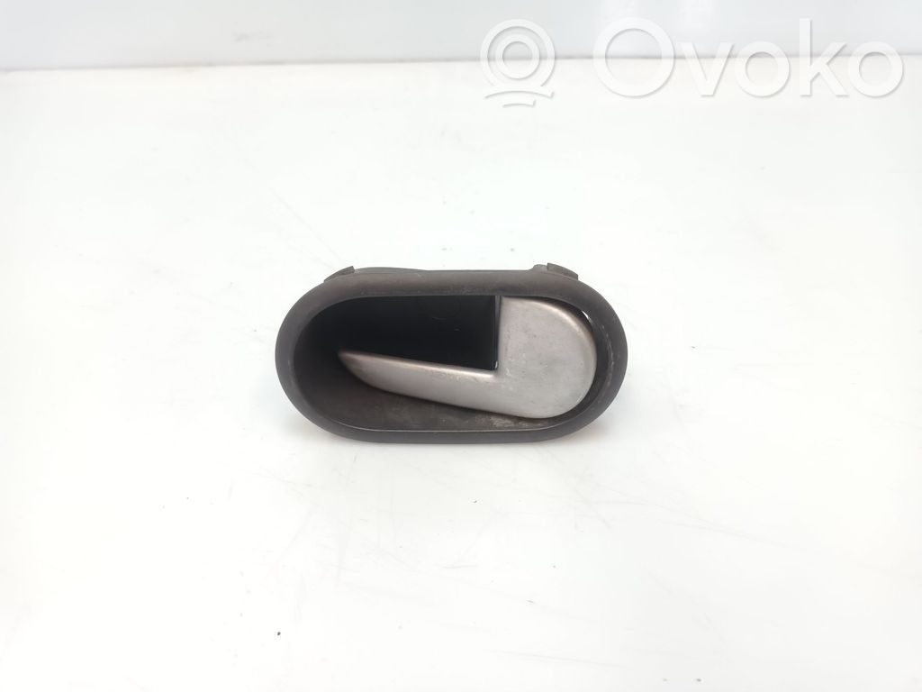 Manecilla interna puerta delantera   2S61A22600AG
