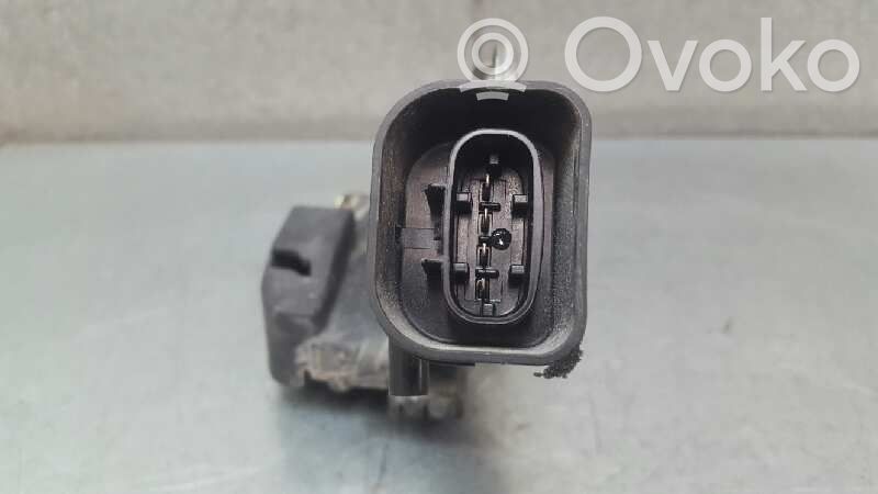 Toyota Corolla E110 Serratura portiera anteriore 