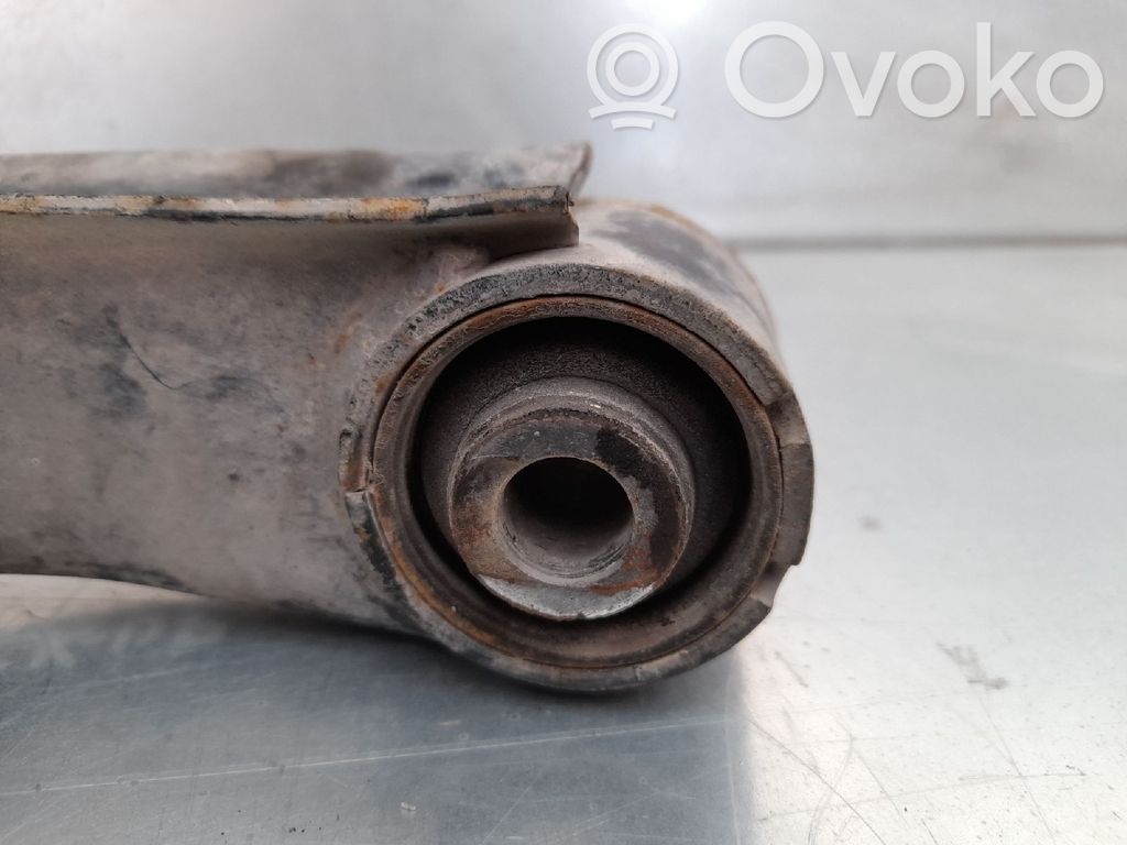 Nissan PickUp Oberer Querlenker vorne 