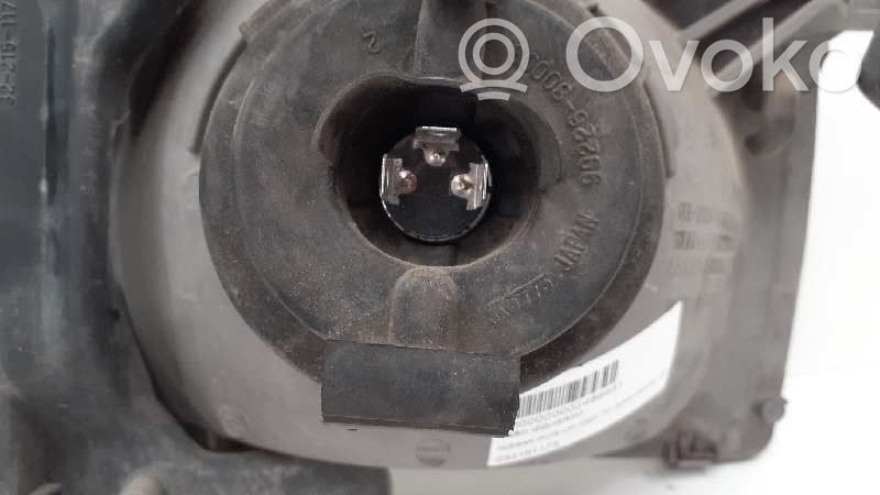 Nissan PickUp Phare frontale 