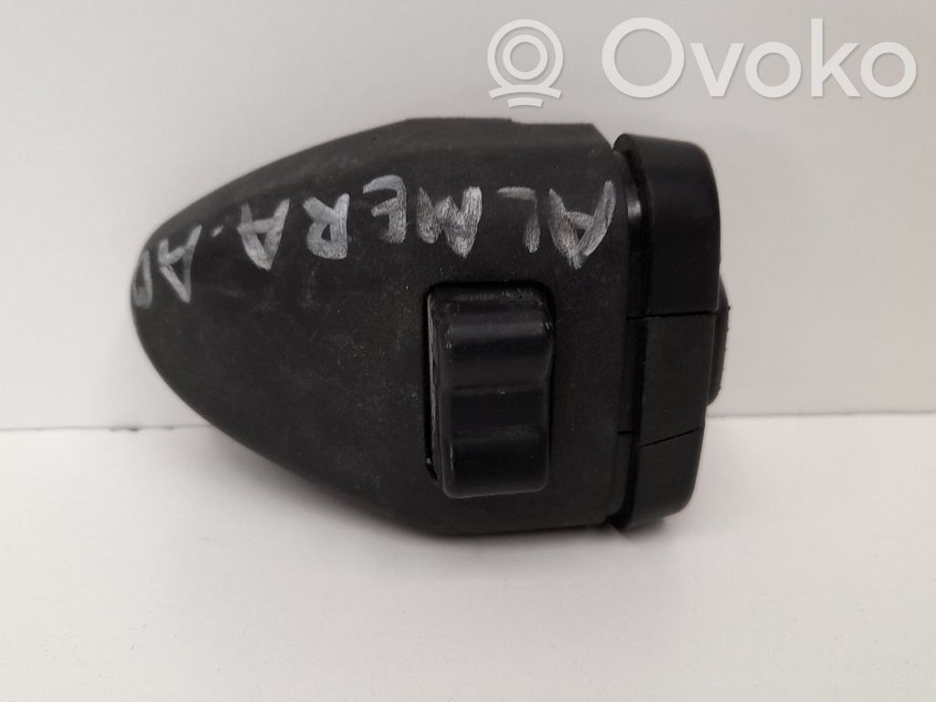 Nissan Almera Tino Boutons / interrupteurs volant 