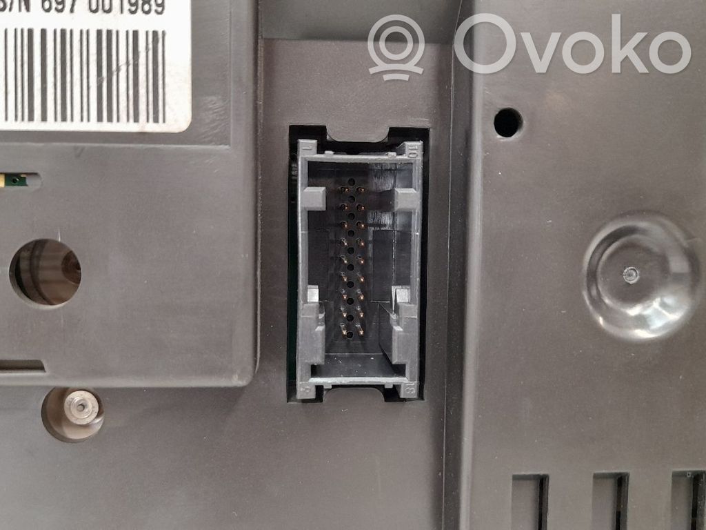 BMW 3 E90 E91 Spidometrs (instrumentu panelī) 