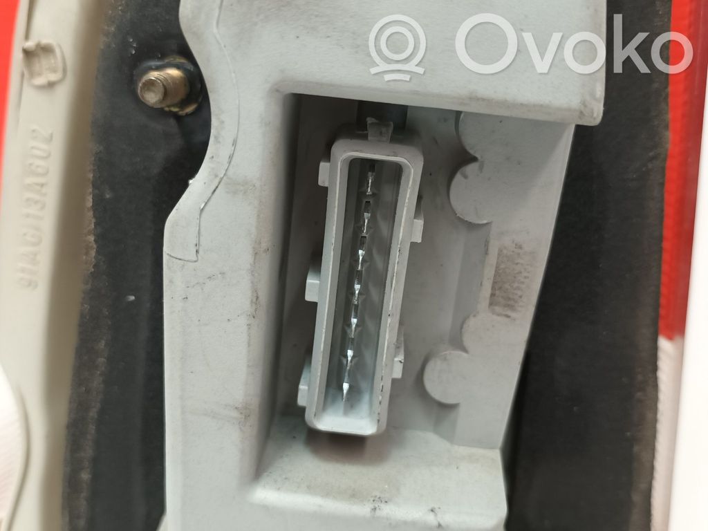 Luz trasera/de freno   91AG13A602