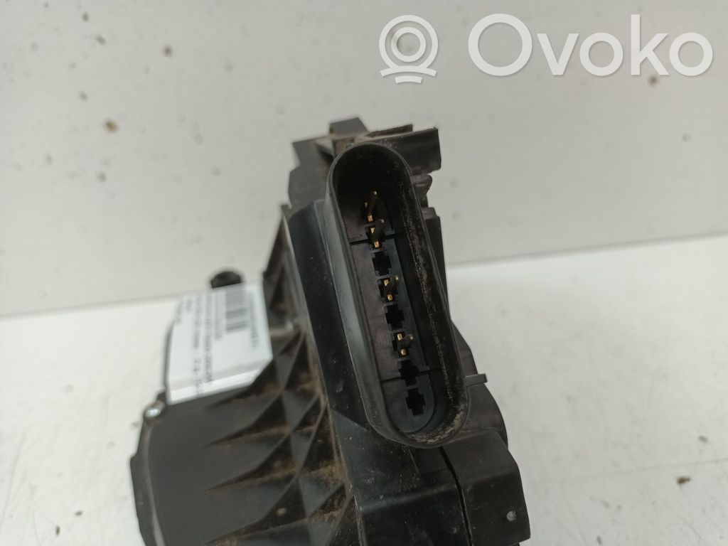 Cerradura de puerta trasera   8A6AA26412AC