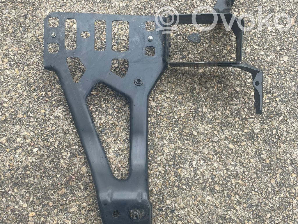 BMW 5 E60 E61 Support phare frontale 