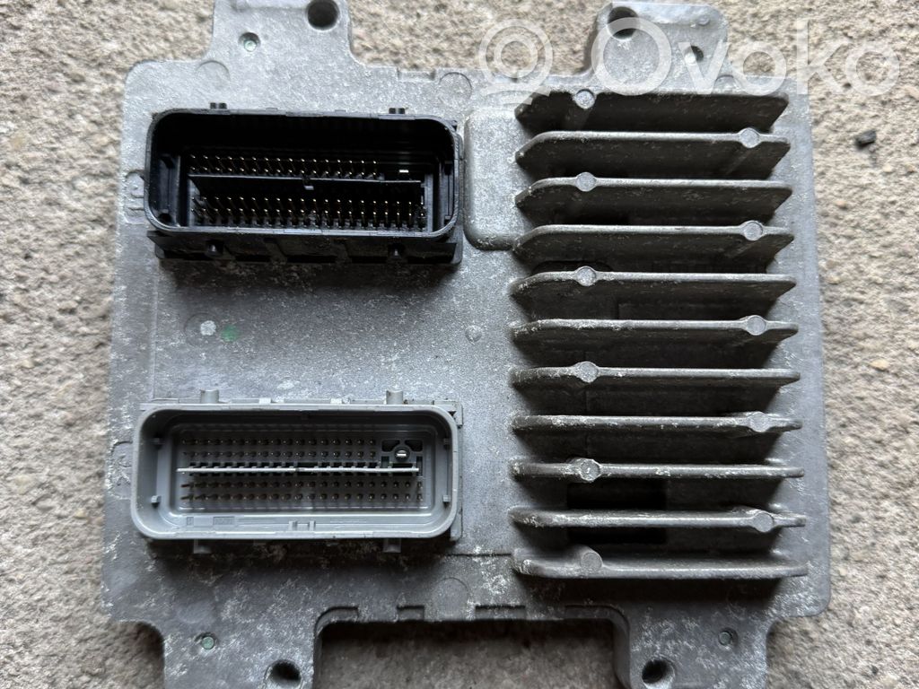 Unidad de control/módulo del motor   E3712637795