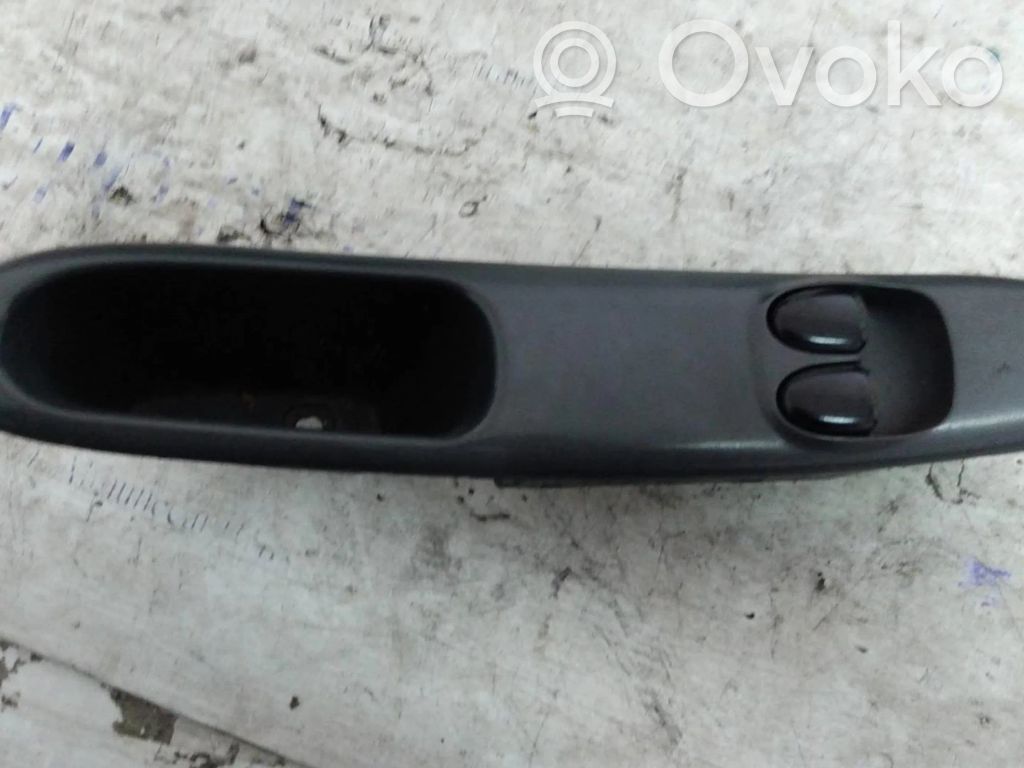 Renault Clio II Electric window control switch 