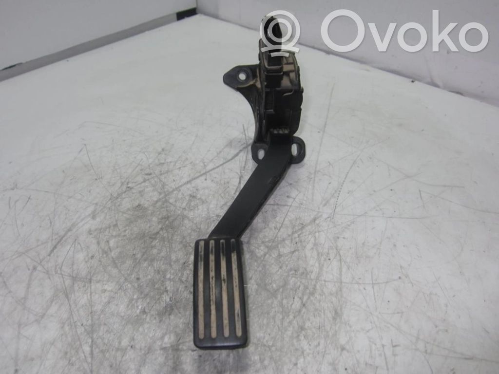 Gaspedal   7T119F836CB