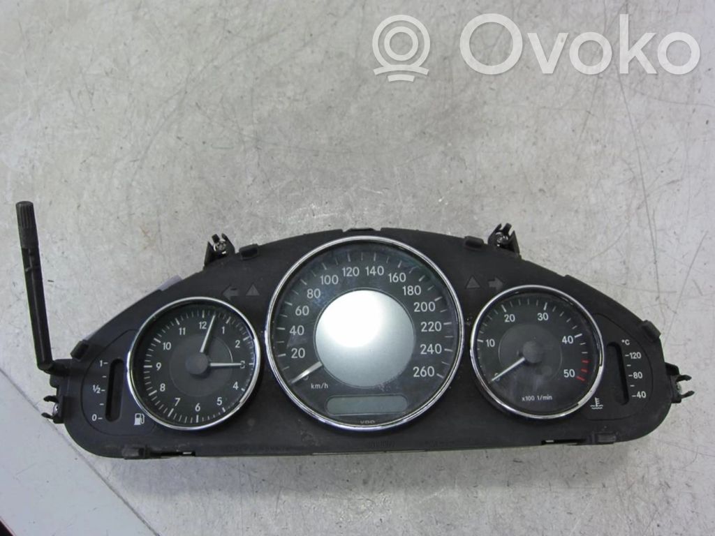 Mercedes-Benz CLS C219 Vitezometru (grup de instrumente) 
