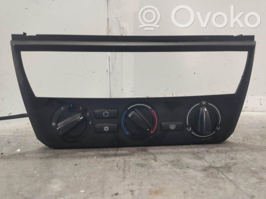 BMW X3 E83 Climate control unit 