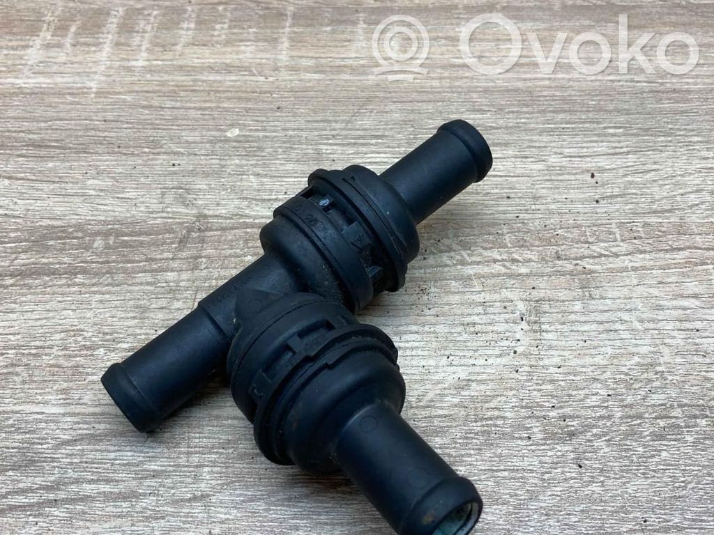 BMW 5 E39 Engine coolant pipe/hose 