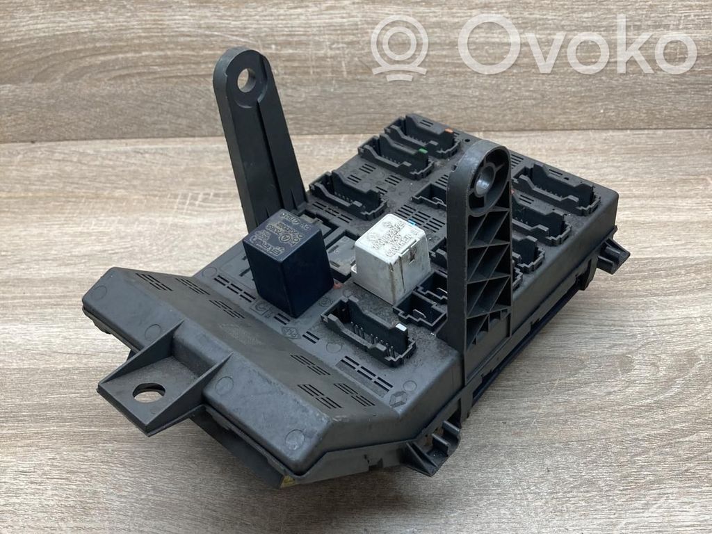 Renault Laguna I Fuse module 