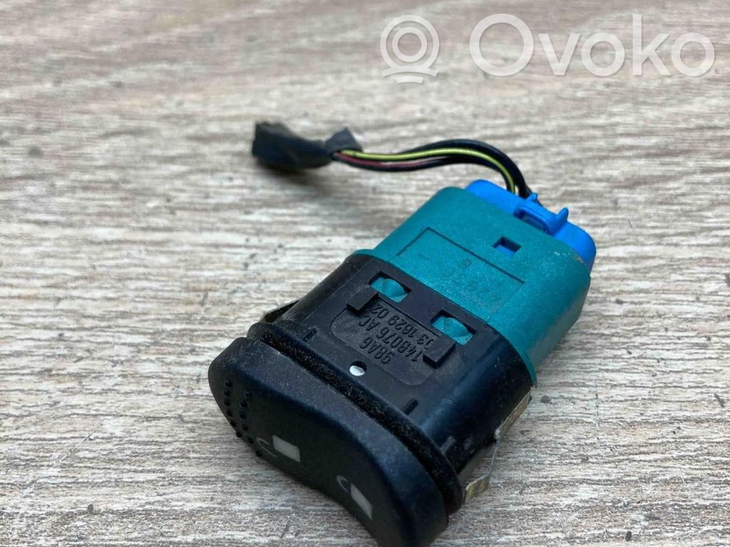 Ford Focus Central locking switch button 