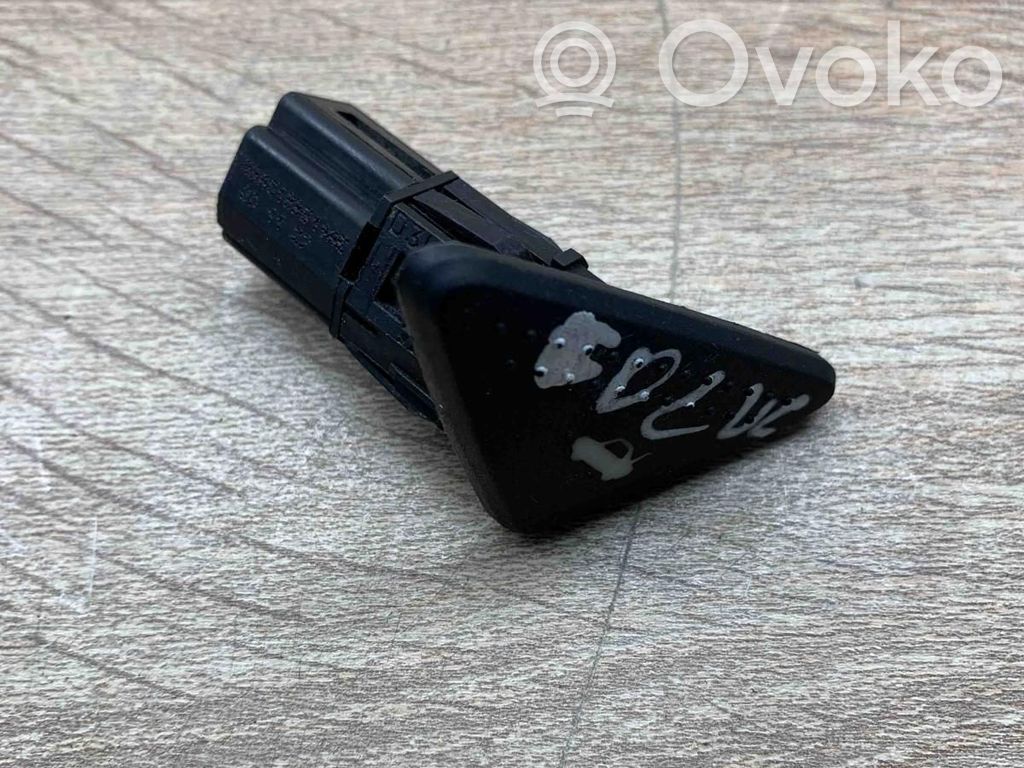 Ford Focus Tailgate opening switch 
