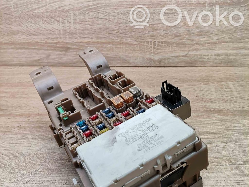 Toyota Corolla E120 E130 Fuse module 