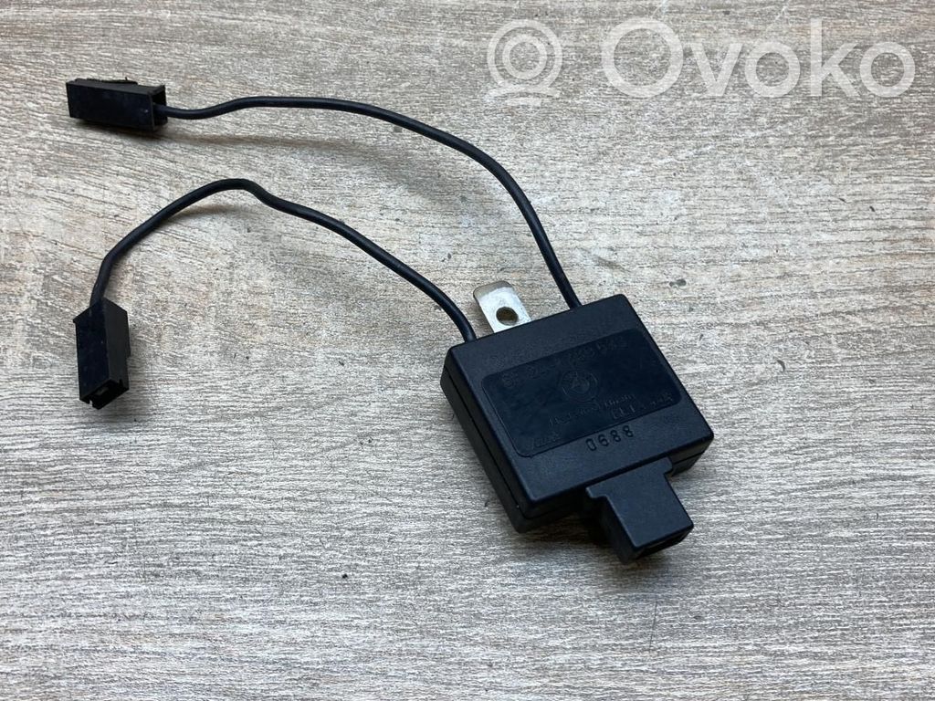 BMW 7 E32 Aerial antenna amplifier 