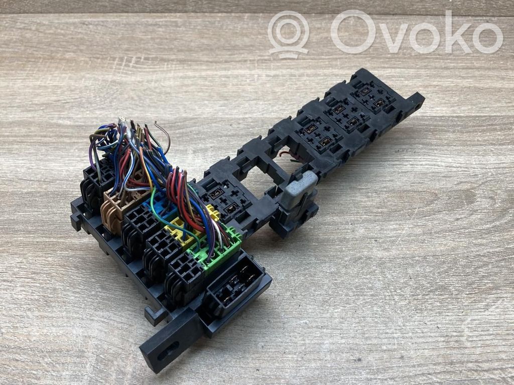 Audi 80 90 B3 Módulo de fusible 