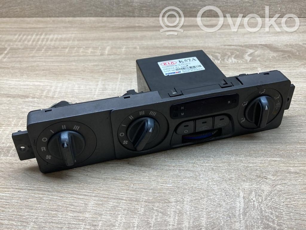 KIA Carnival Climate control unit 