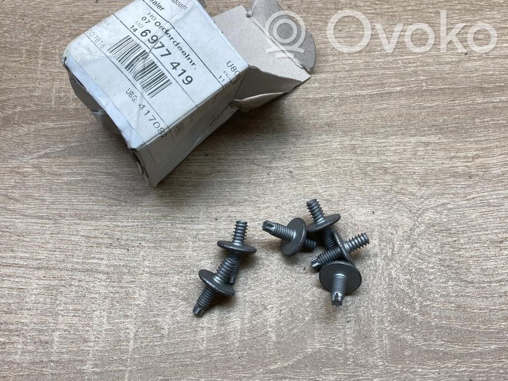 Tuercas/tornillos   6977419,6PCS