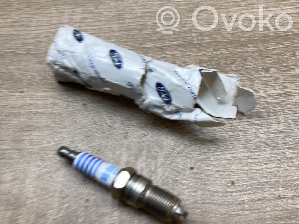 Ford Escort Spark plug 