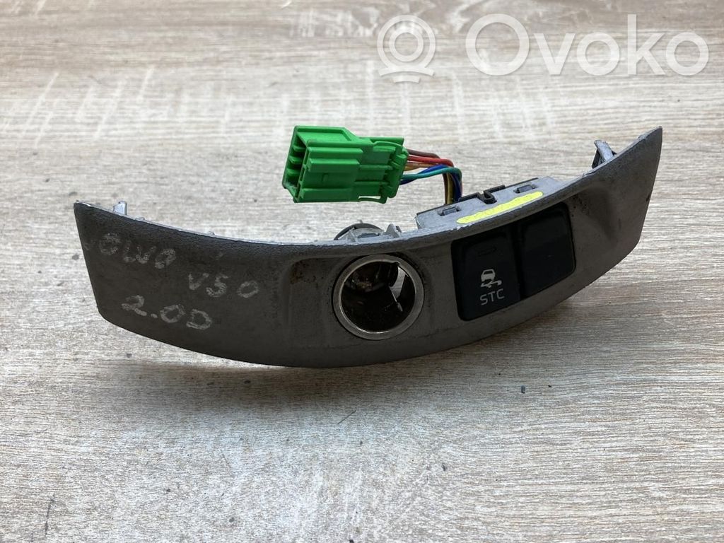 Volvo V50 Priză 12 V (față) 
