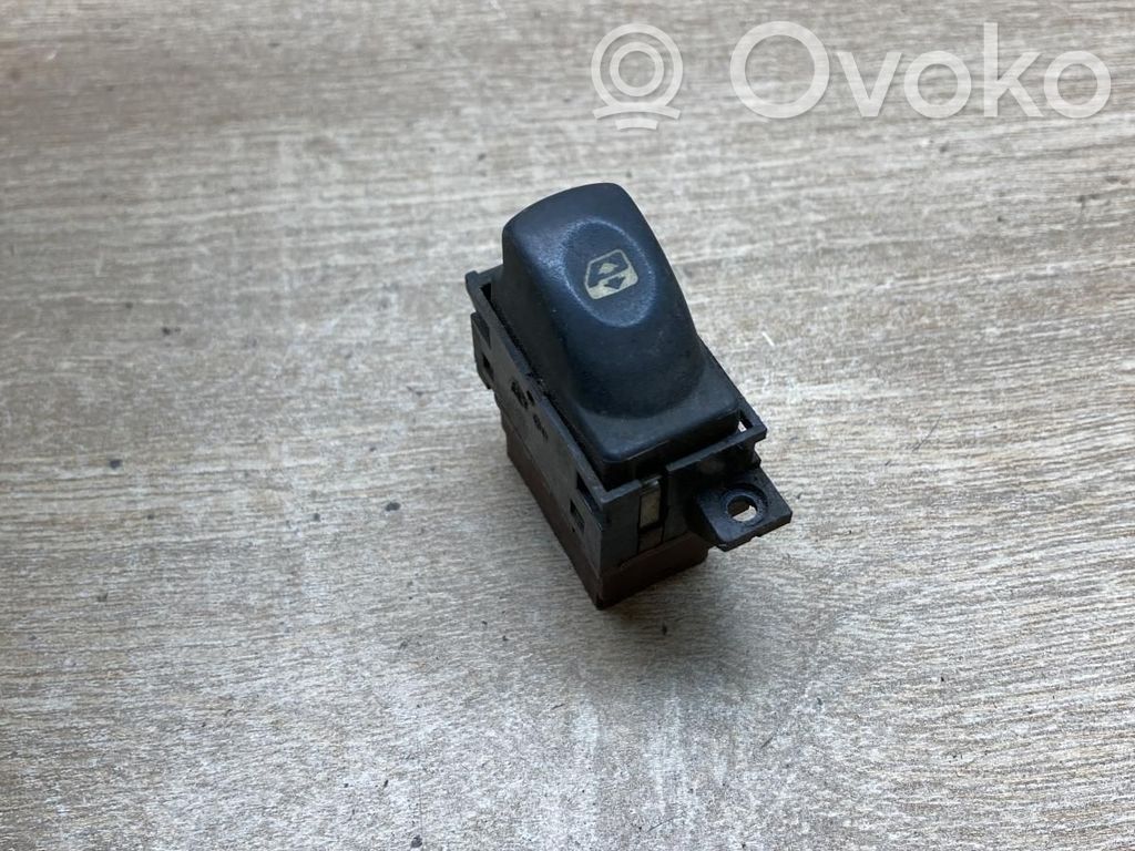 Renault Laguna I Electric window control switch 