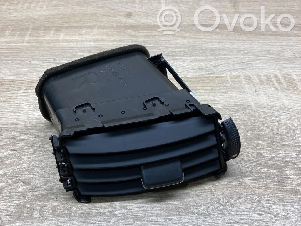Toyota Corolla Verso AR10 Griglia di ventilazione centrale cruscotto 