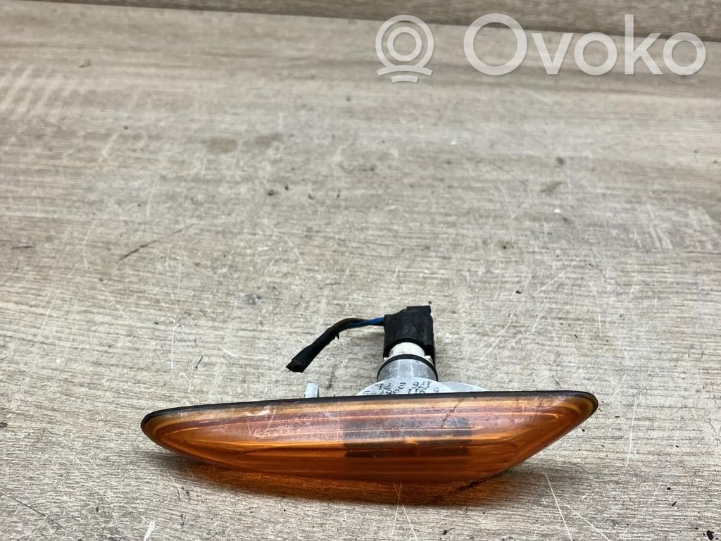 BMW 3 E46 Front fender indicator light 