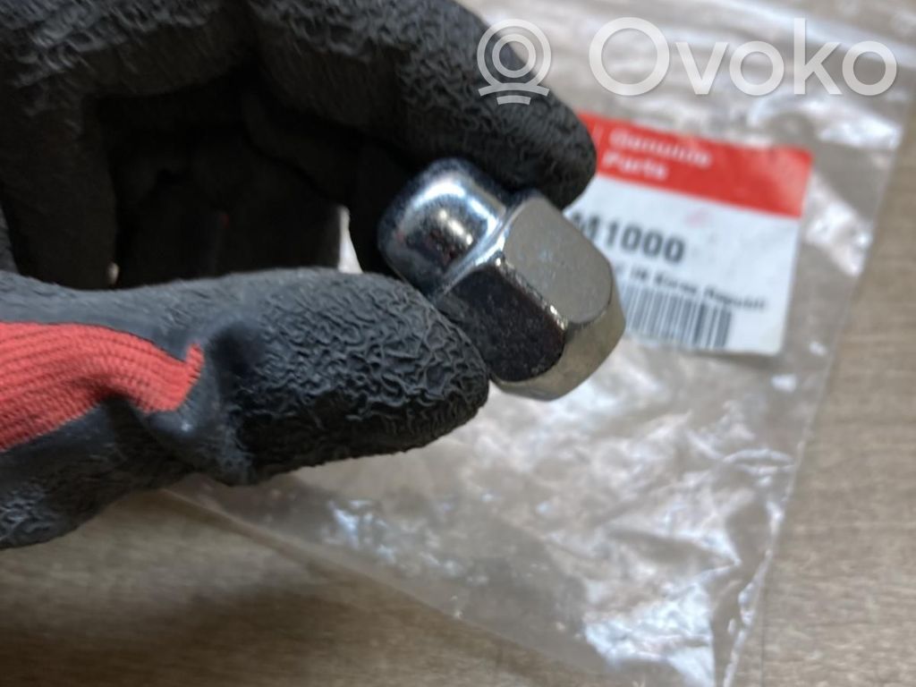 KIA Ceed Mutterit/pultit 