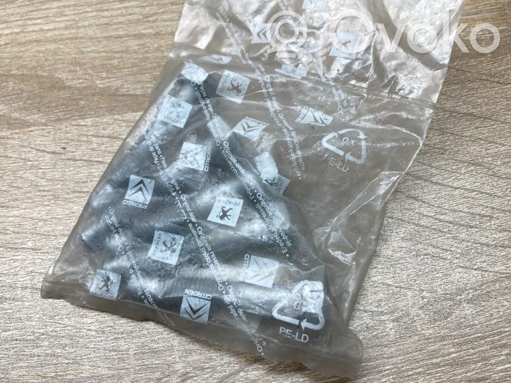 Schrauben / Muttern   352243,5PCS