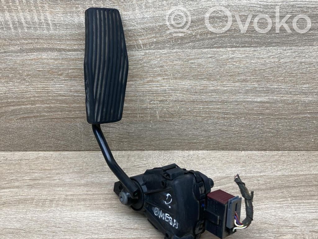 Opel Omega B2 Accelerator throttle pedal 