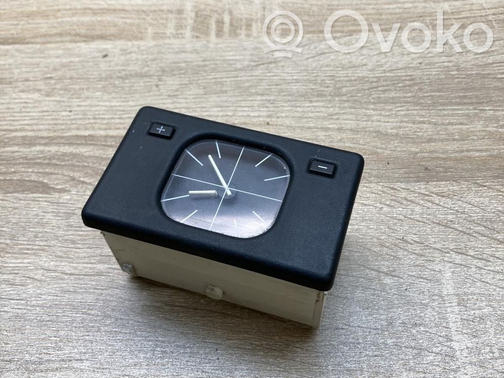 Clock   1374282