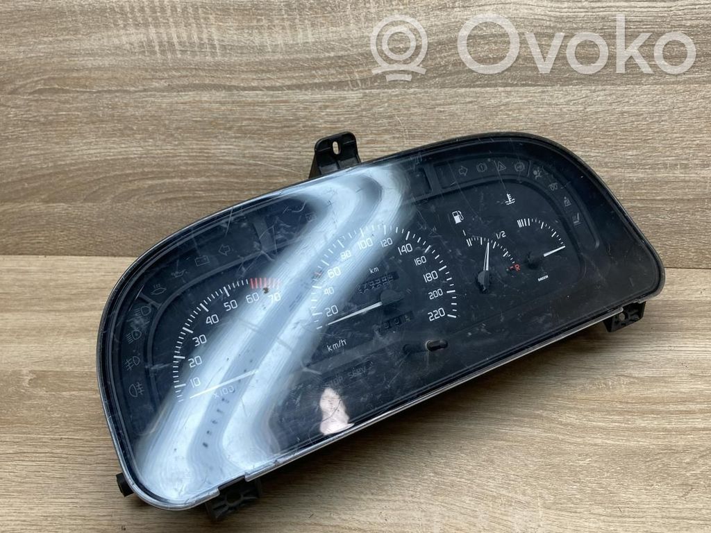 Renault Laguna I Speedometer (instrument cluster) 