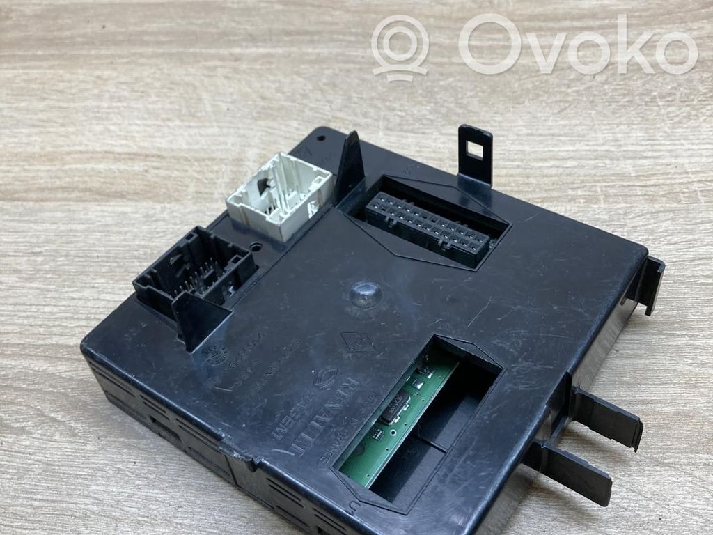 Renault Espace IV Fuse module 